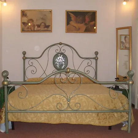 Bed & Breakfast Sant'ambrogio 5*